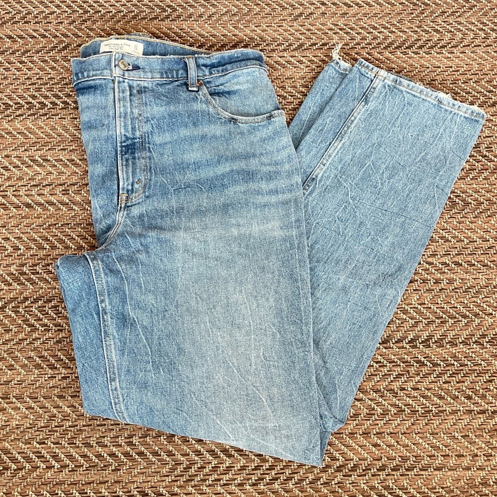 Abercrombie & Fitch the 90s Straight Ultra High Rise jeans 32w 14 L